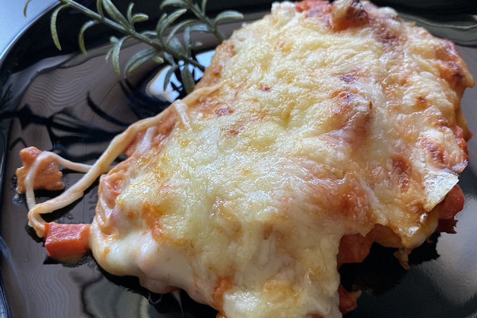 Gnocchi aus dem Ofen in Paprika-Tomaten-Sauce