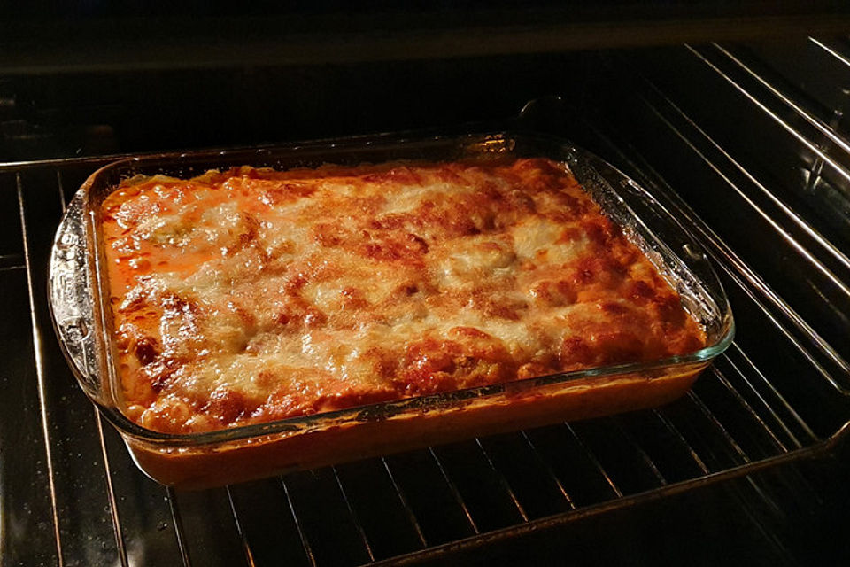 Gnocchi aus dem Ofen in Paprika-Tomaten-Sauce