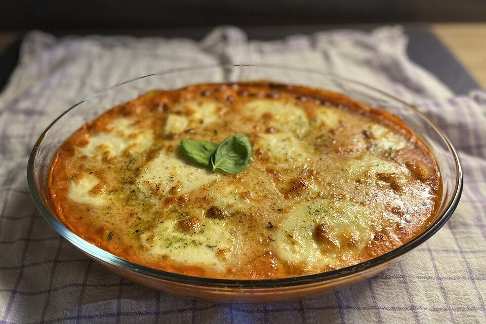 Gnocchi aus dem Ofen in Paprika-Tomaten-Sauce