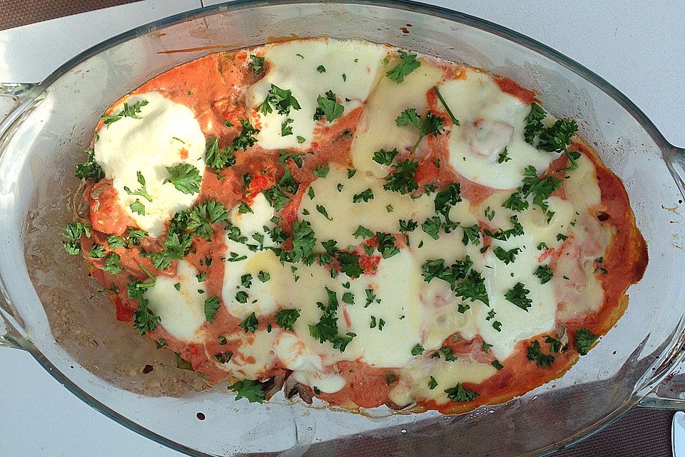 Gnocchi aus dem Ofen in Paprika-Tomaten-Sauce