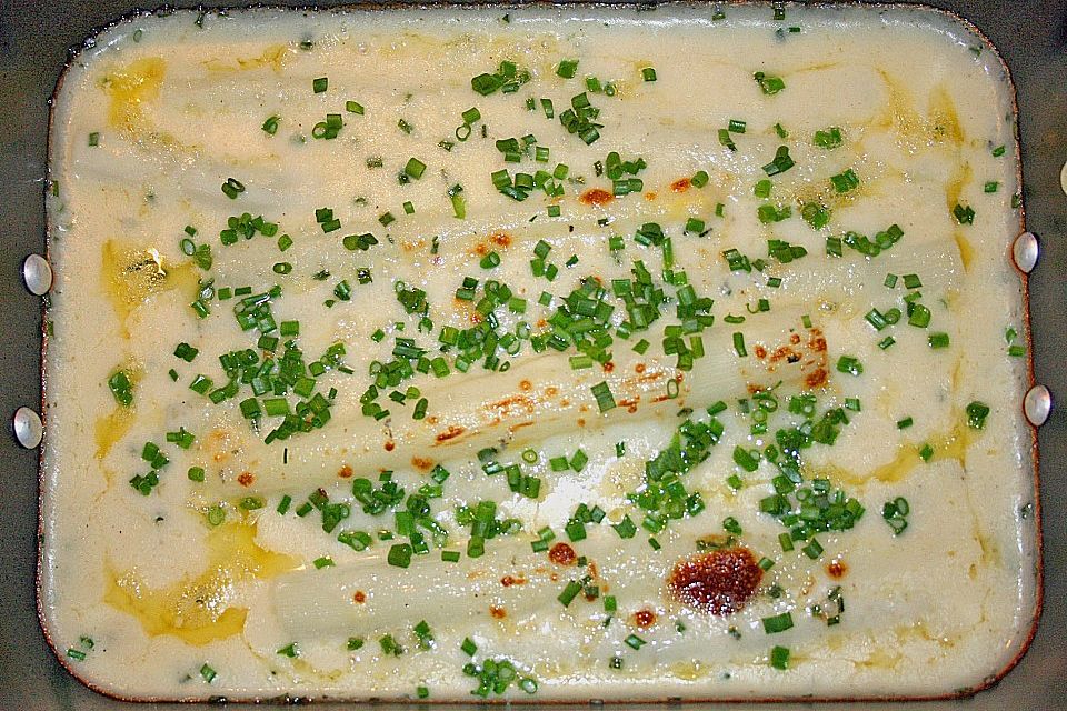 Gratinierter Spargel mit Gorgonzolasauce