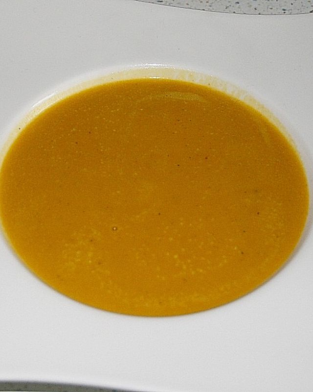 Kürbissuppe mit Zitronenmelisse