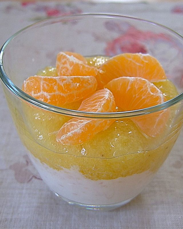 Joghurtmousse mit Orangen