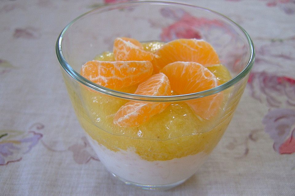 Joghurtmousse mit Orangen