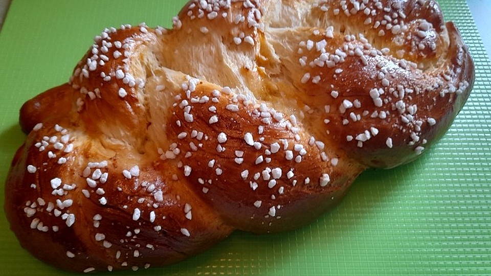 Österreichischer Striezel (Hefezopf) von ElfeKatja| Chefkoch