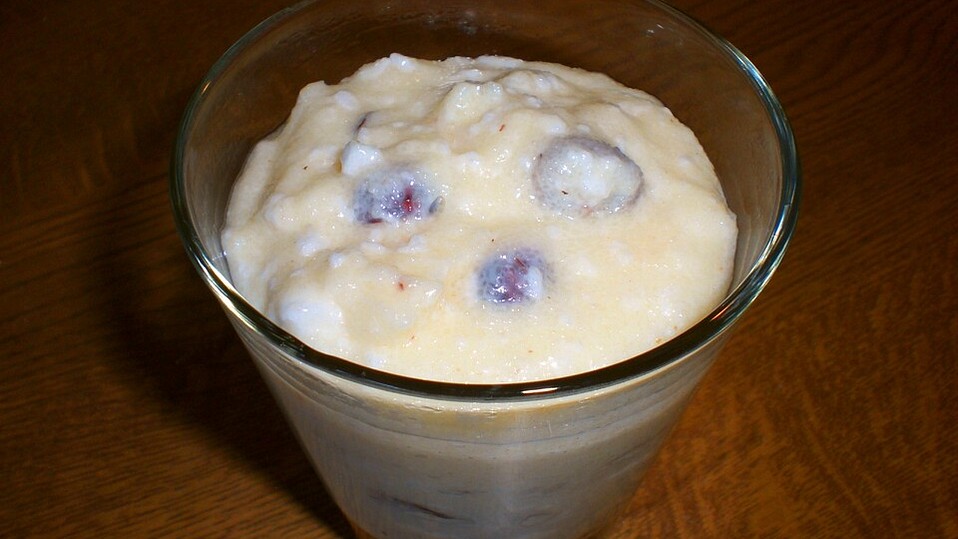 Grießbrei mit Nüssen und Rosinen von erdbeertoertchen3 Grießbrei mit Nüssen und Rosinen von erdbeertoertchen3