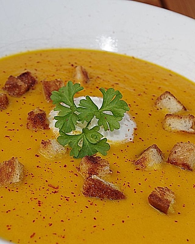 Möhren-Ingwer-Suppe mit Kokosmilch