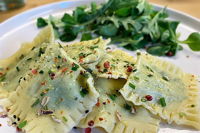 Ravioli mit Spinat-Ricotta in Salbei-Butter von ischilein| Chefkoch