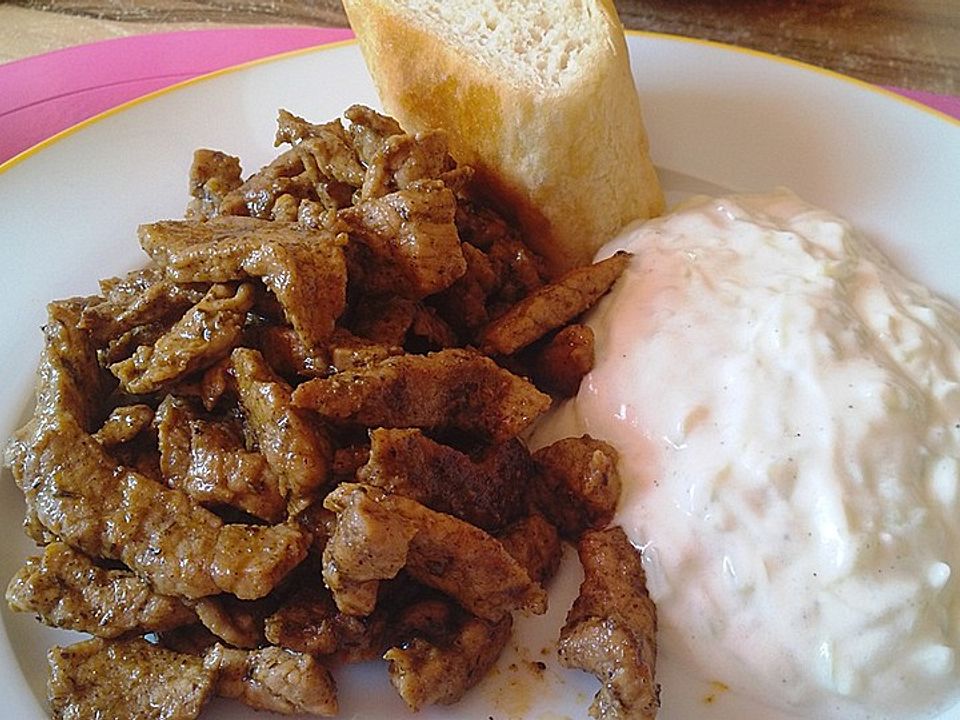 Pfannengyros mit Gurken - Dip von Callista| Chefkoch