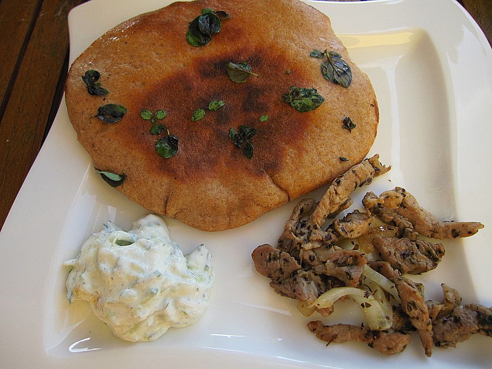 Pfannengyros mit Gurken - Dip von Callista| Chefkoch
