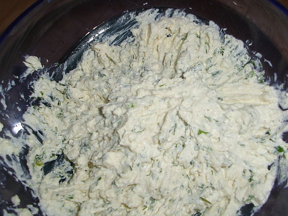 Schafskäsecreme - Dip mit Knoblauch und Peperoni von ischilein| Chefkoch