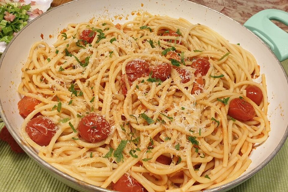 Spaghetti mit Salbei - Nuss - Butter