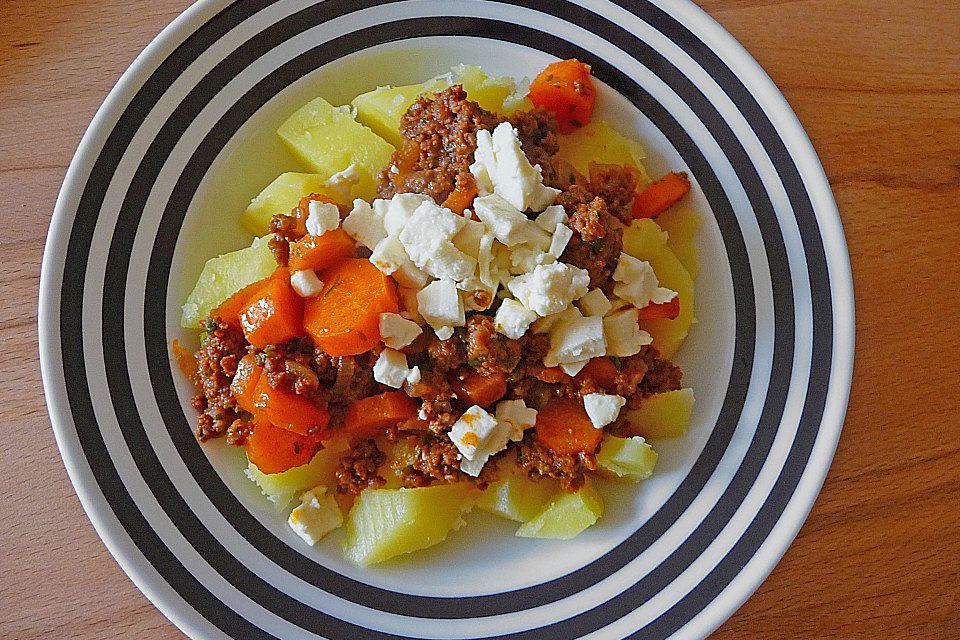 Hackfleisch - Pfanne mit Möhren