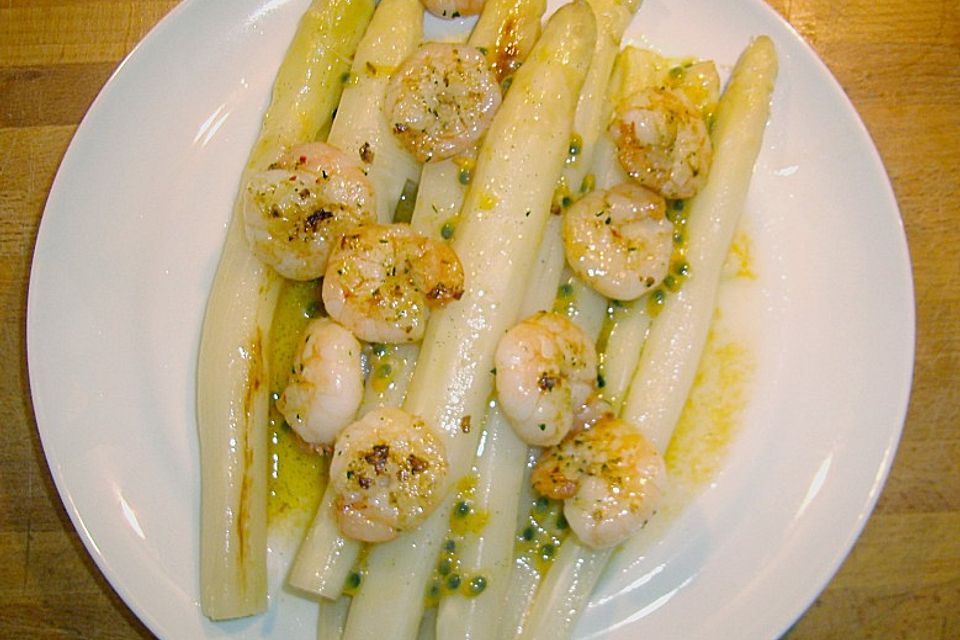 Spargel mit Maracuja - Vinaigrette und Garnelen