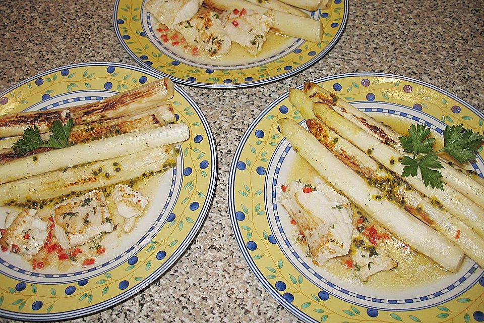 Spargel mit Maracuja - Vinaigrette und Garnelen