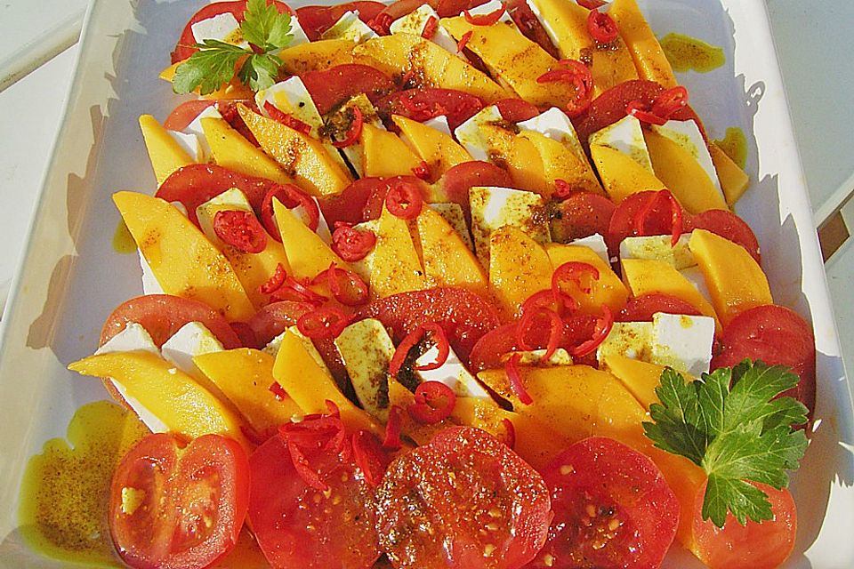 Mango - Tomaten - Pecorino - Salat, lauwarm serviert