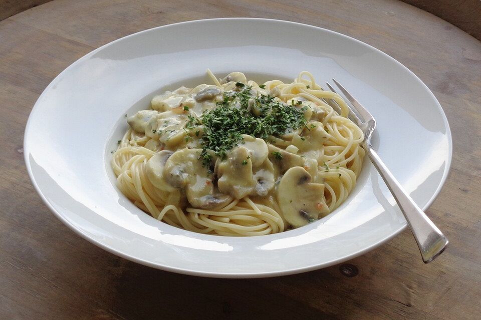 Pasta mit Senf - Pilz - Sauce