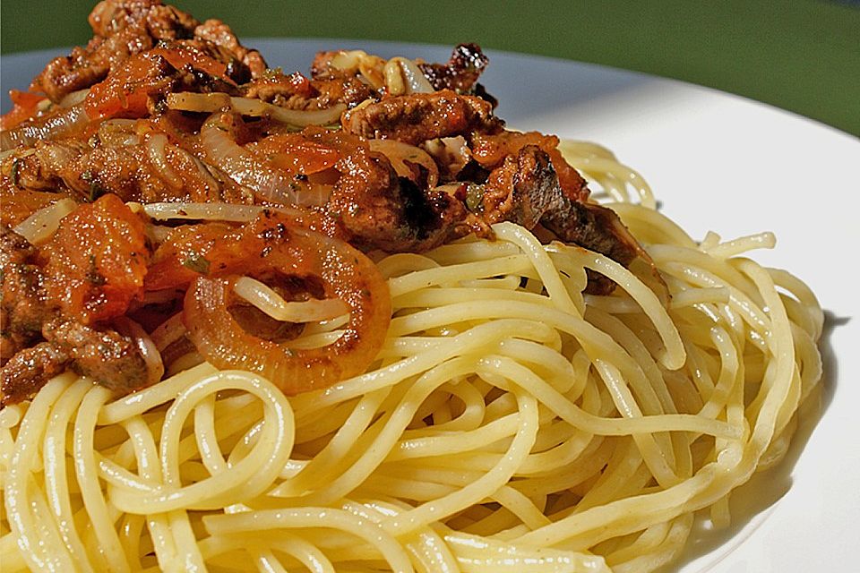 Spaghetti mit pikantem Rindfleisch