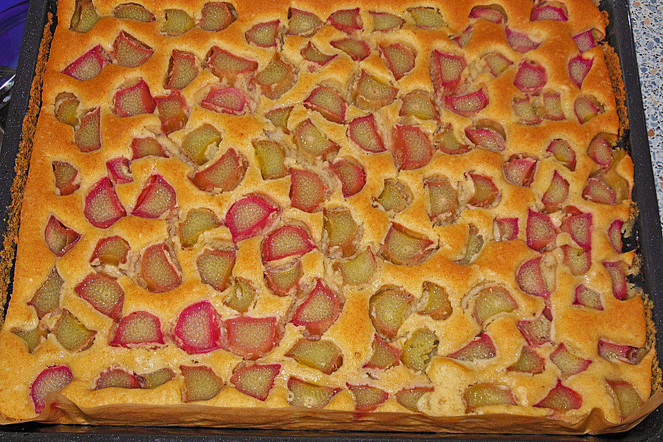 Rhabarberkuchen mit Eierlikör