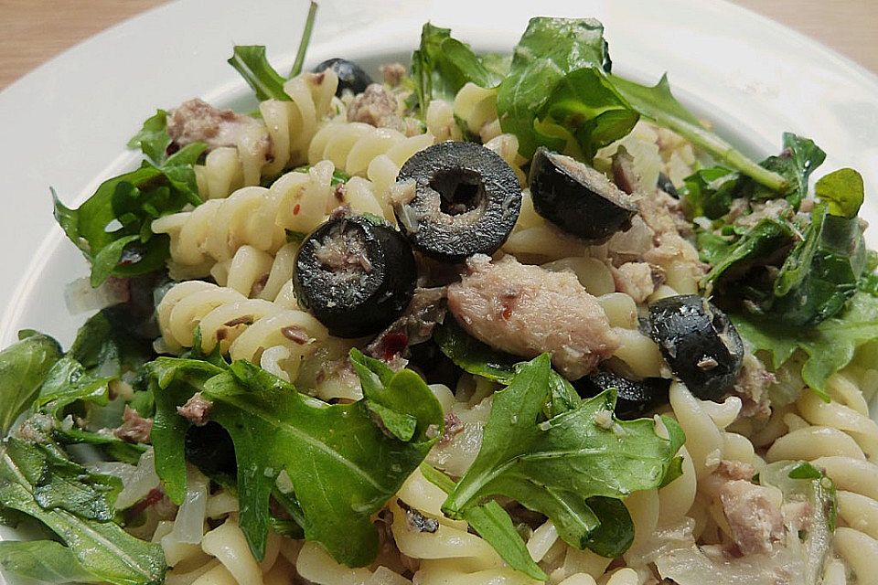 Spaghetti in Sardinen-Knoblauch-Soße mit Rucola