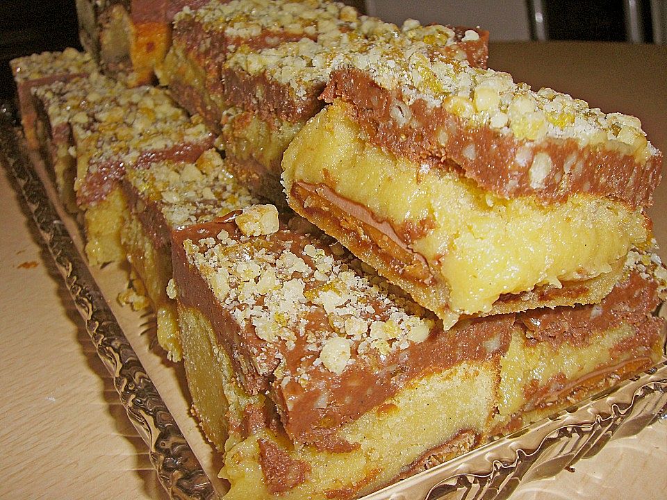 Daim - Blondies mit Walnusskrokant - Canacheglasur von niksen| Chefkoch