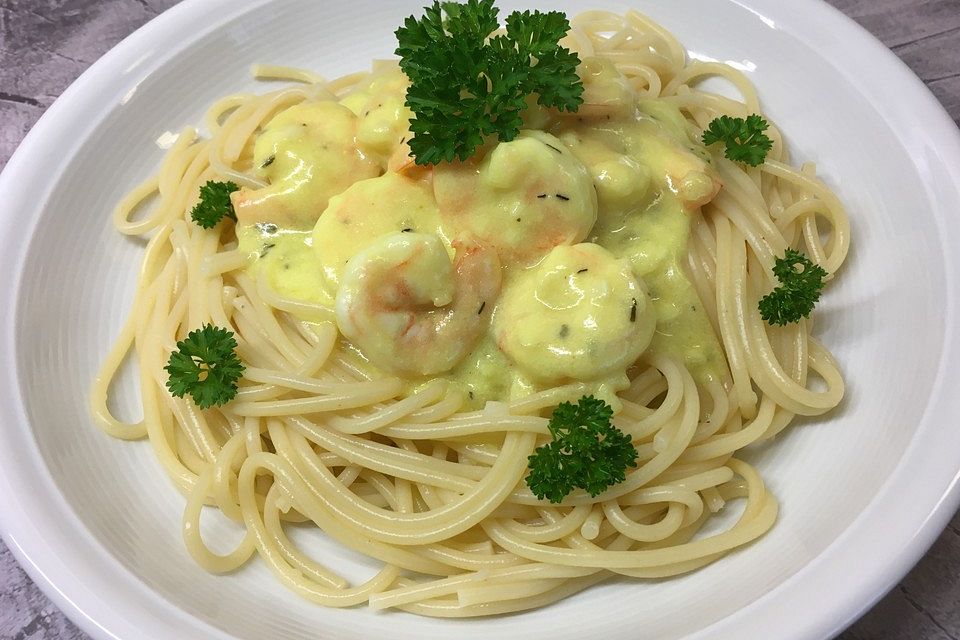 Pasta mit Shrimps oder Lachs