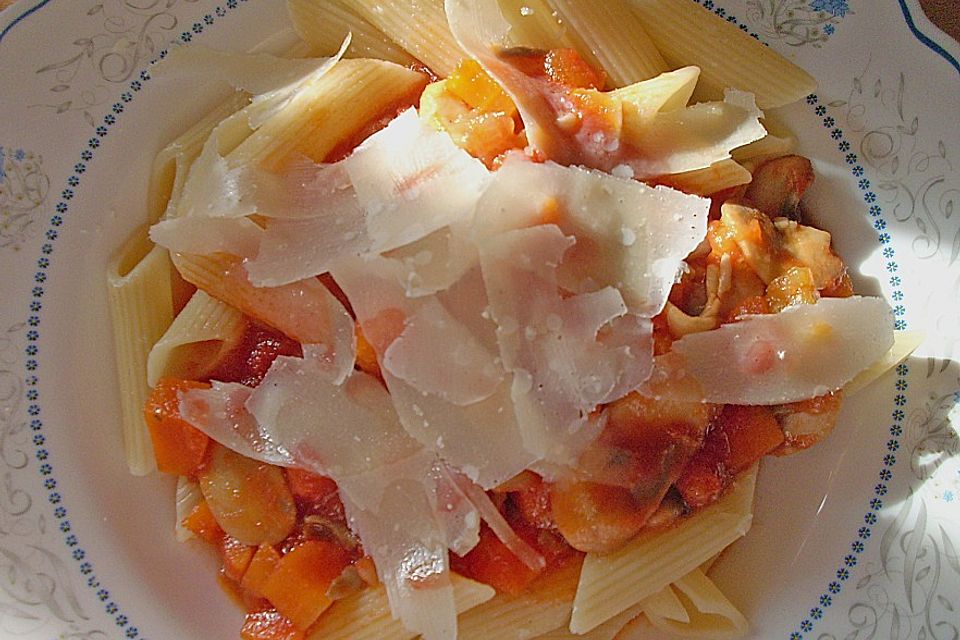 Penne mit Gemüsebolognese