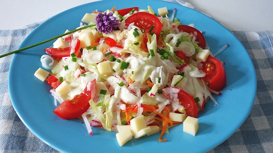 Bunter Eisbergsalat von Carnetin