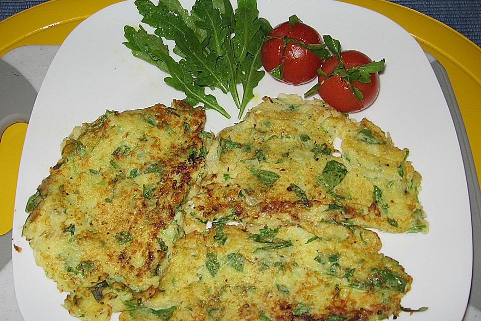 Illes abespeckter marinierter heißer Spargel auf Kartoffelrösti