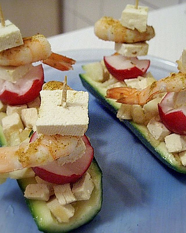Geschickte Zucchini - Schiffchen mit Tofu gefüllt