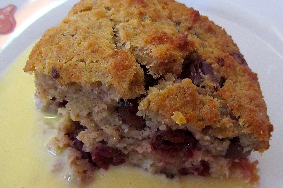 Brotauflauf mit Kirschen und Vanillesauce Brotauflauf mit Kirschen und Vanillesauce