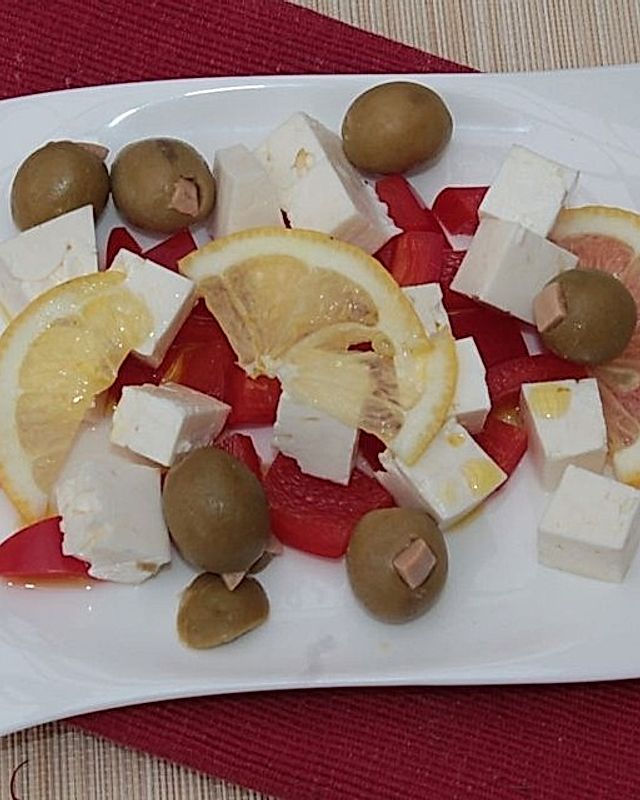 Schafskäse - Paprika - Olivensalat