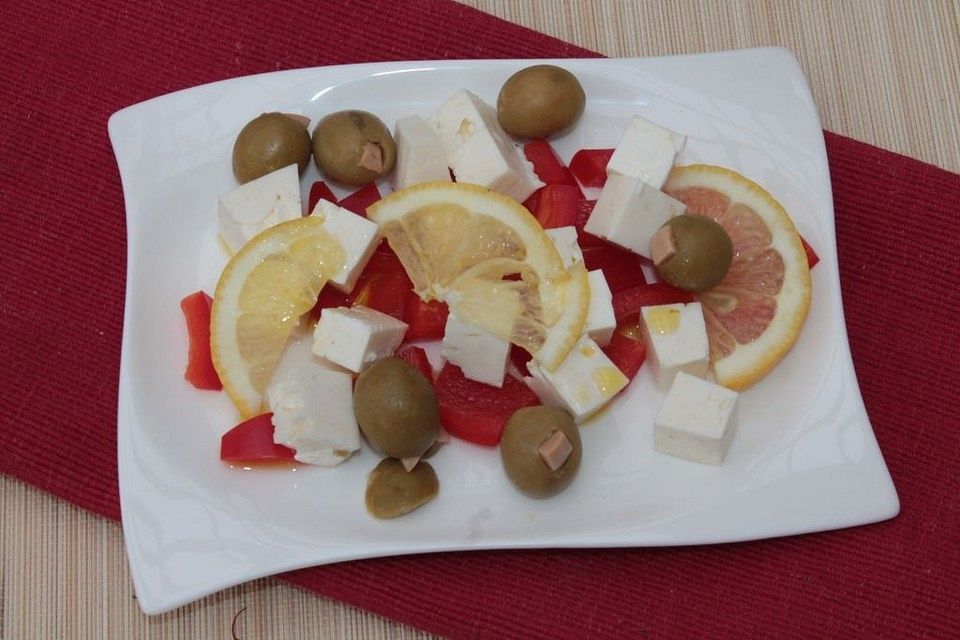 Schafskäse - Paprika - Olivensalat