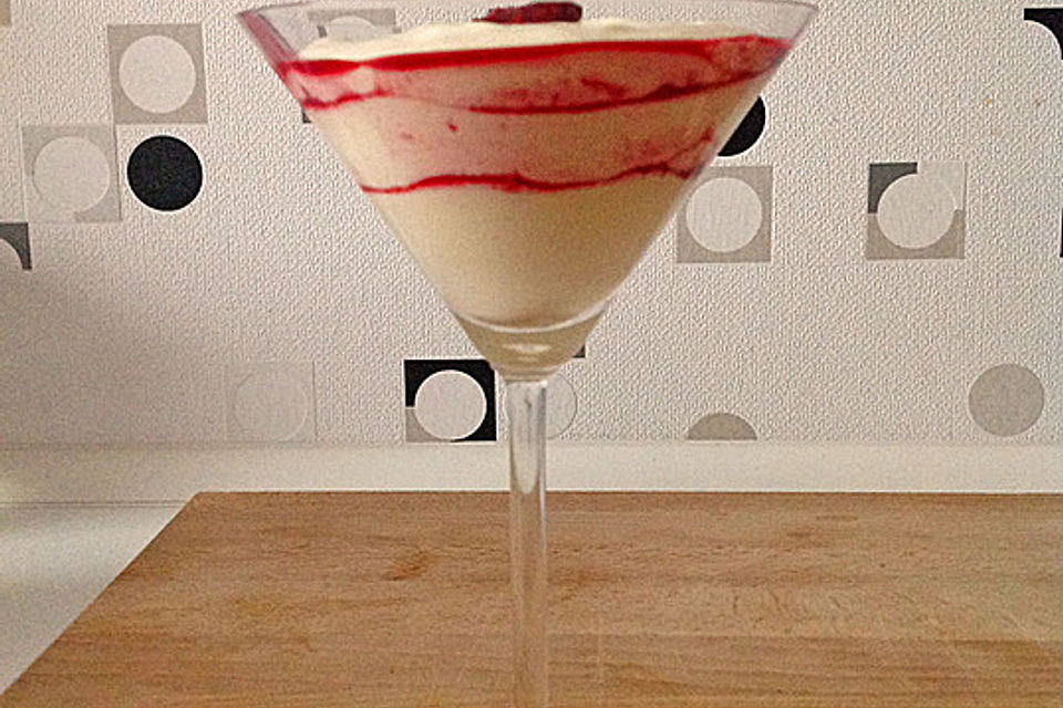 Mascarpone - Joguhrt - Creme mit Himbeeren