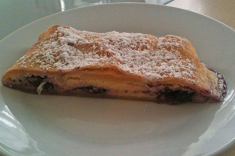 Topfen - Pfirsich Strudel