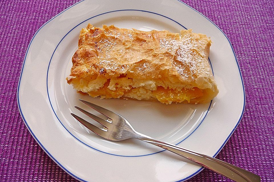 Topfen - Pfirsich Strudel