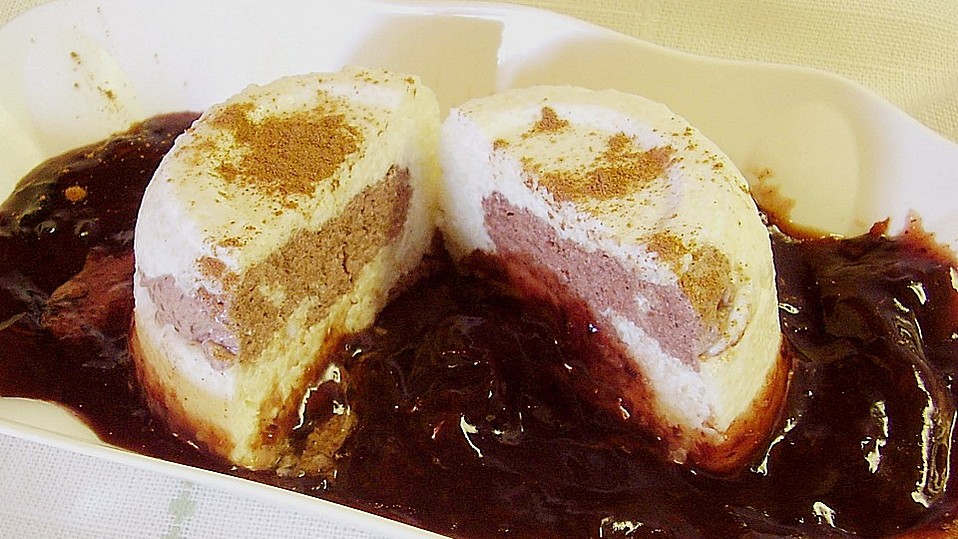 Grießflammeri auf Zimt-Wein-Pflaumenmus von mima53