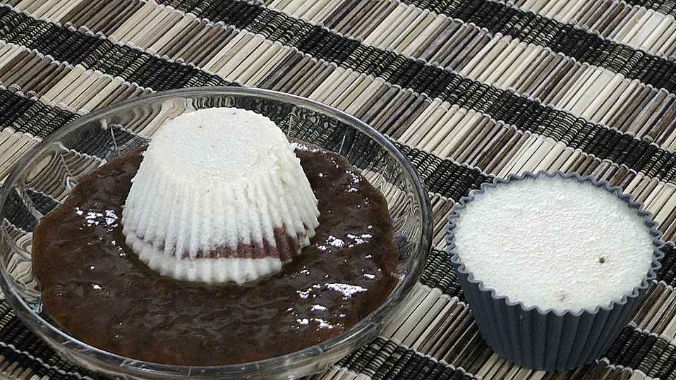 Grießflammeri auf Zimt-Wein-Pflaumenmus von mima53