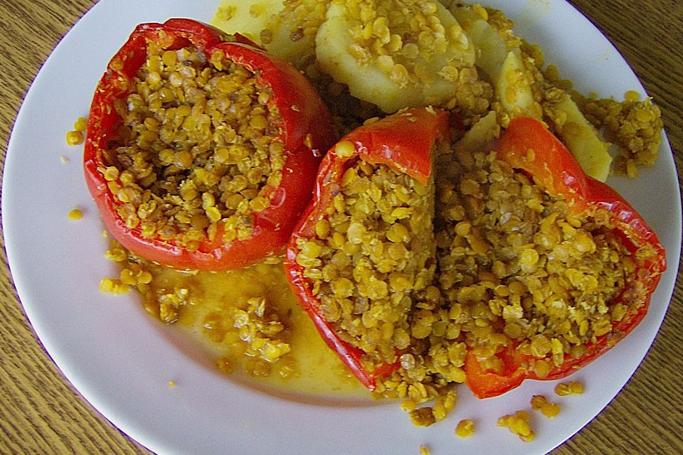 Linsen in Paprika auf Pellkartoffeln