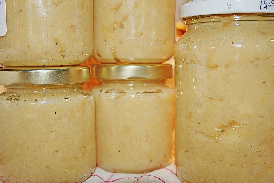 Bananenmarmelade mit weißer Schokolade und Amaretto