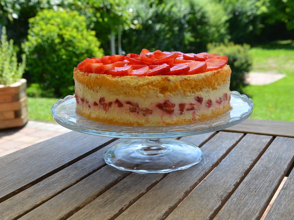 Erdbeer-Creme-Torte wie ich sie mag von CookingJulie| Chefkoch