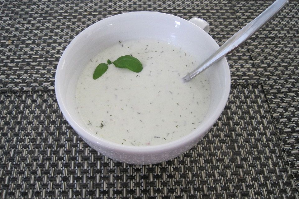 Kalte Gurkensuppe