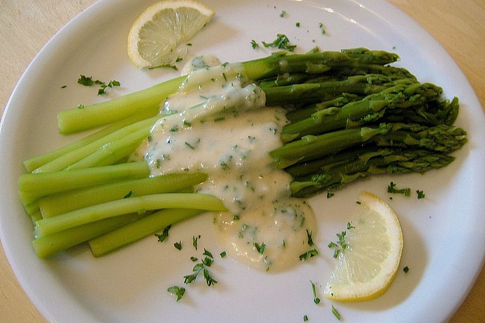 Spargel mit kalorienarmer Sauce