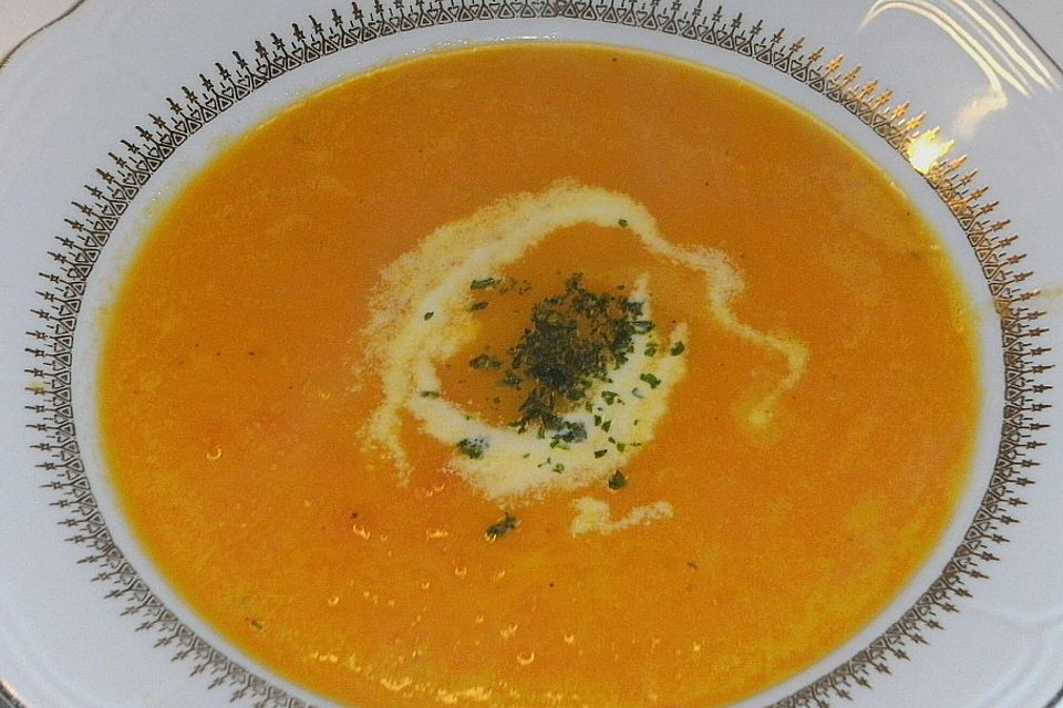 Möhren - Orangen - Cremesuppe mit Ingwer