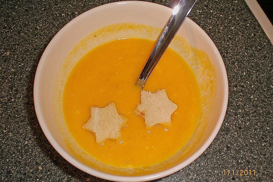 Möhren - Orangen - Cremesuppe mit Ingwer