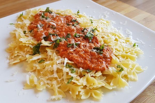 Herzschlags Nudeln in Thunfisch-Kräuter-Sauce von Herzschlag | Chefkoch