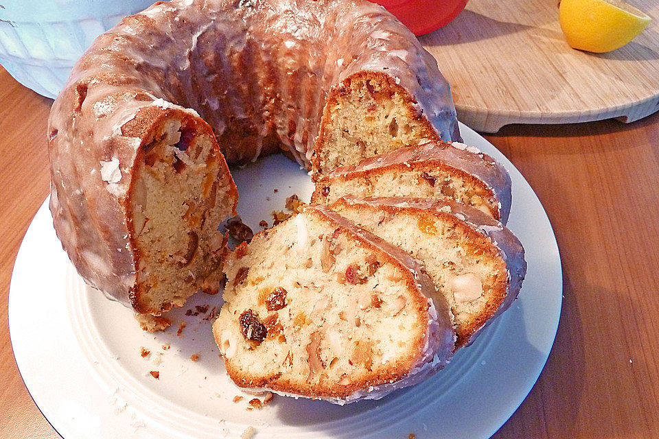 Saftig knackiger Nusskuchen