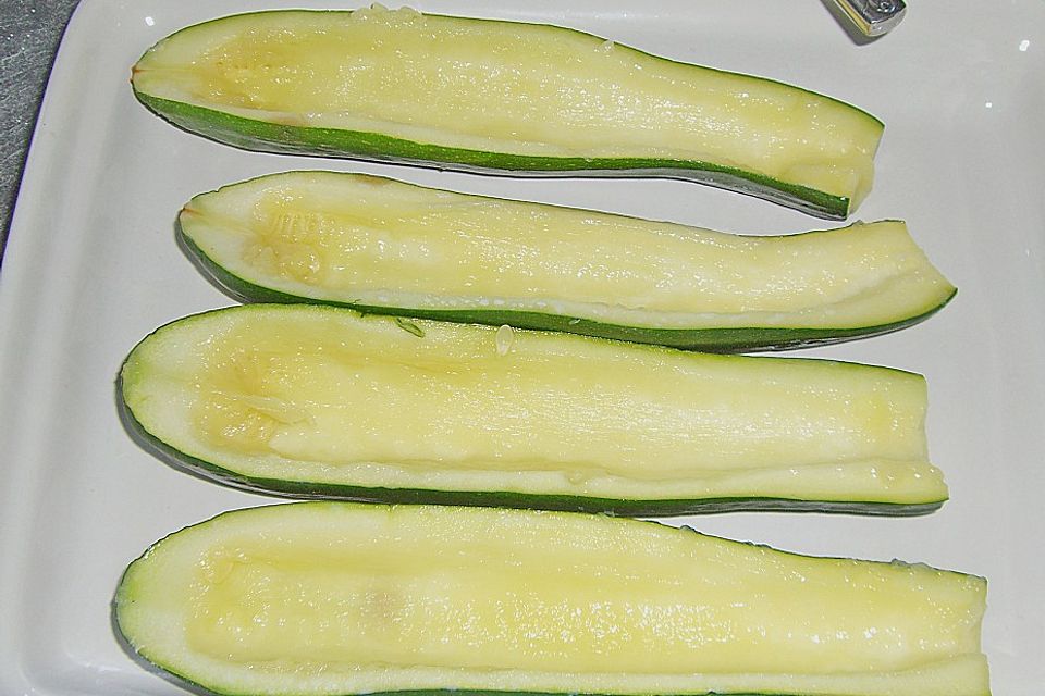 Zucchini mit Krabben - Füllung
