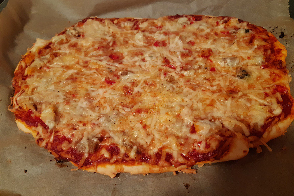 Pizza Pollo mit Blattspinat