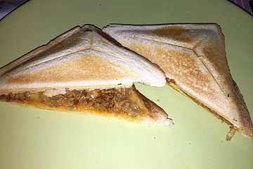 Sandwiches mit Hack und Käse